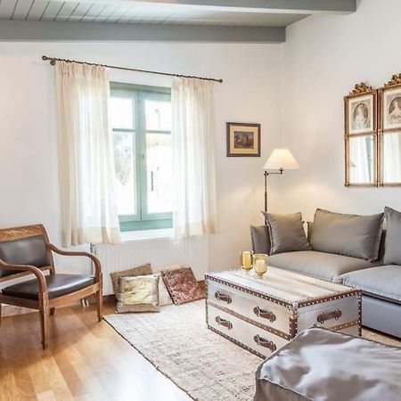 Aristocratic Home Under Acropolis أثينا المظهر الخارجي الصورة